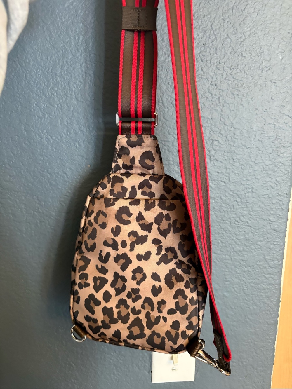 Lululemon Everywhere Sling BagLeopard Print Crossbody with Red-Striped Strap - Picture 3 of 5